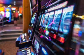 Live Casino HD Streaming Studio Dealer ကစားနေသောမြင်ကွင်း